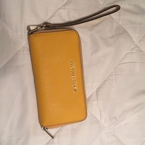 Yellow 🌞🌼 MK wallet/wristlet